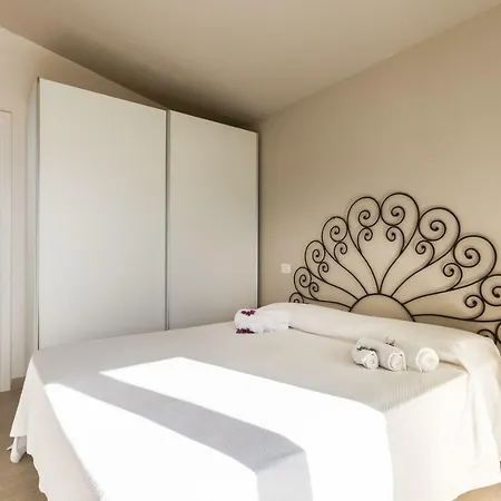 Сasa de vacaciones The Of Rising Sun With A Stunning Sea View Porto Taverna